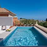 Luxury 3 Bdrm Apt With Private Pool And Stunning Sea Views