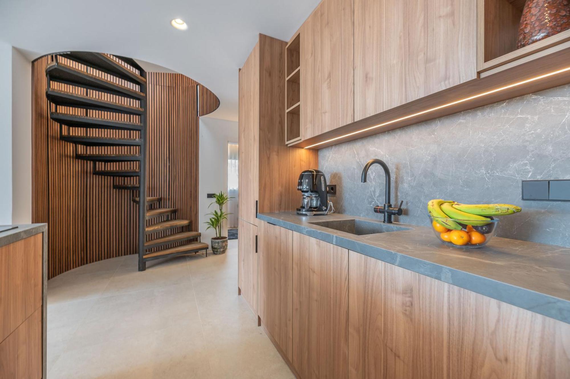 Luxury 3 Bdrm With Private Pool And Stunning Sea Views *