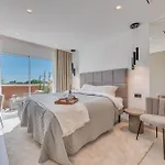 Luxury 3 Bdrm Apt With Private Pool And Stunning Sea Views