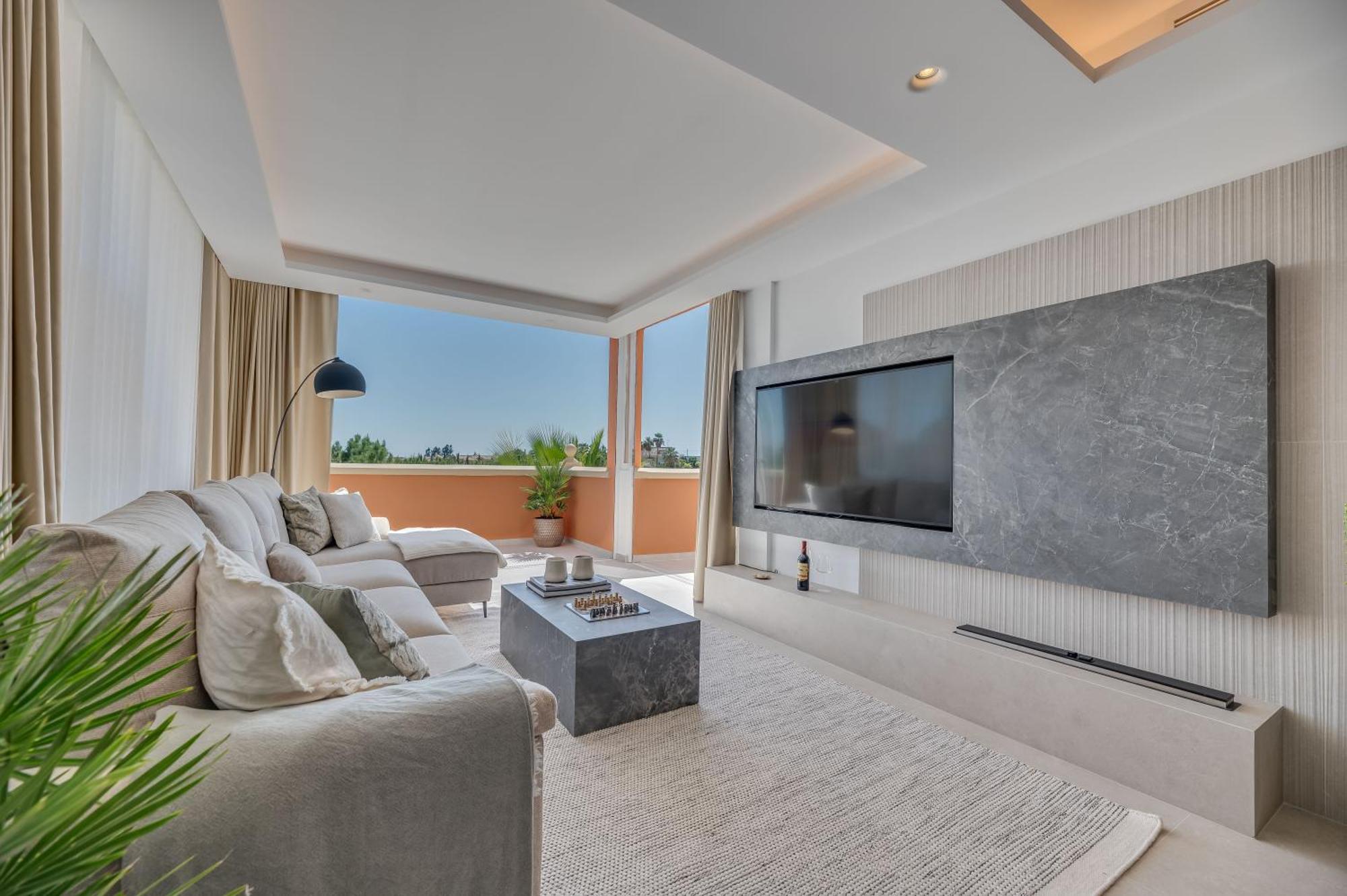 Luxury 3 Bdrm With Private Pool And Stunning Sea Views Marbella