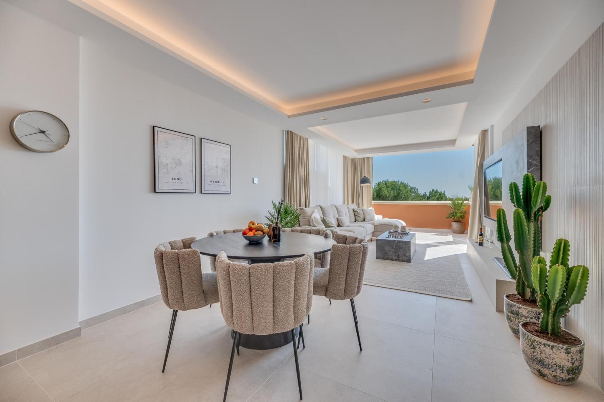 Luxury 3 Bdrm With Private Pool And Stunning Sea Views
