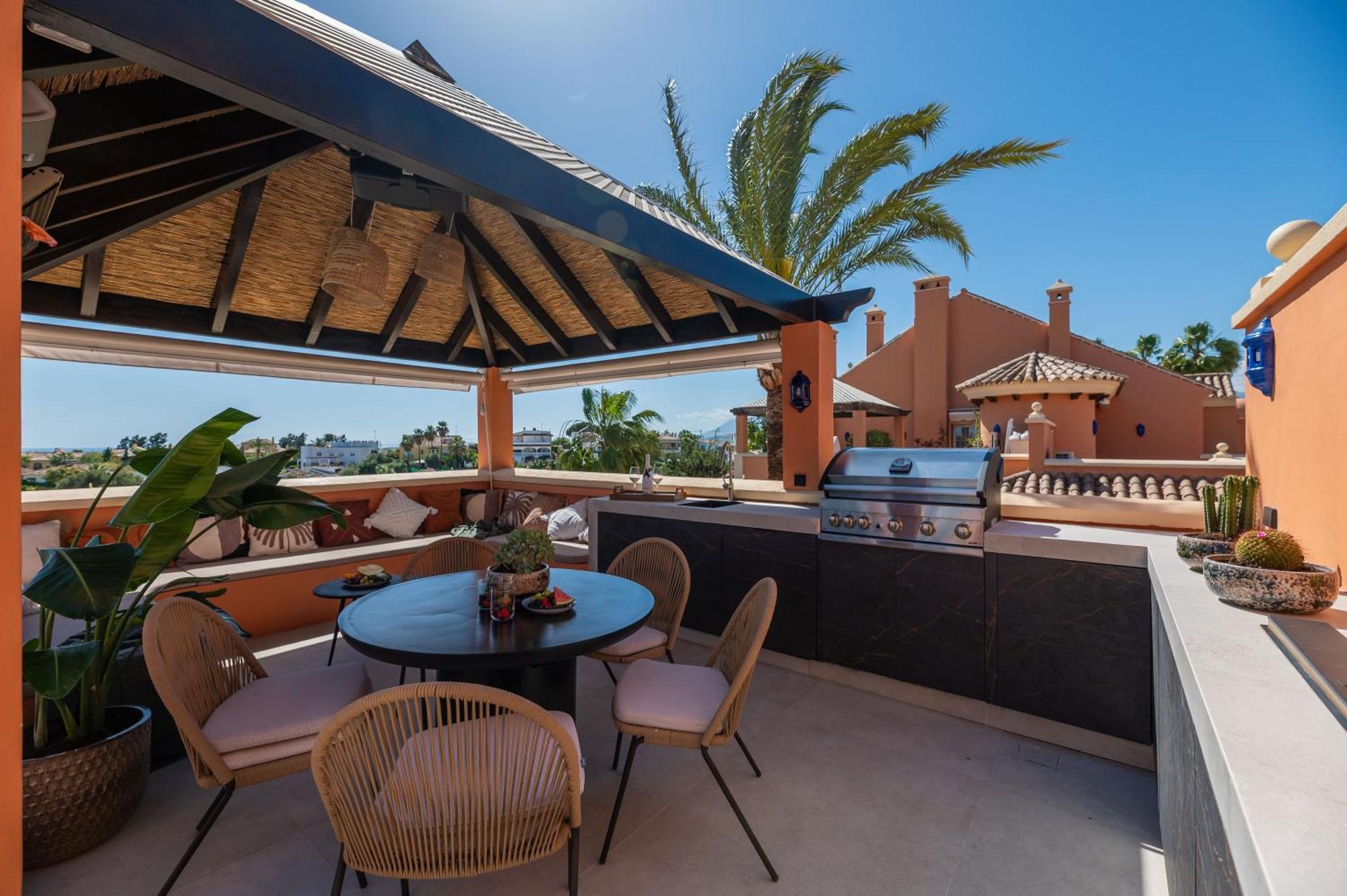 Luxury 3 Bdrm With Private Pool And Stunning Sea Views Marbella