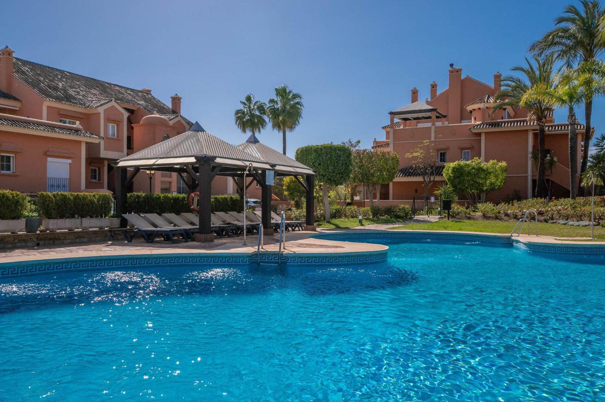 Apartamento Luxury 3 Bdrm With Private Pool And Stunning Sea Views