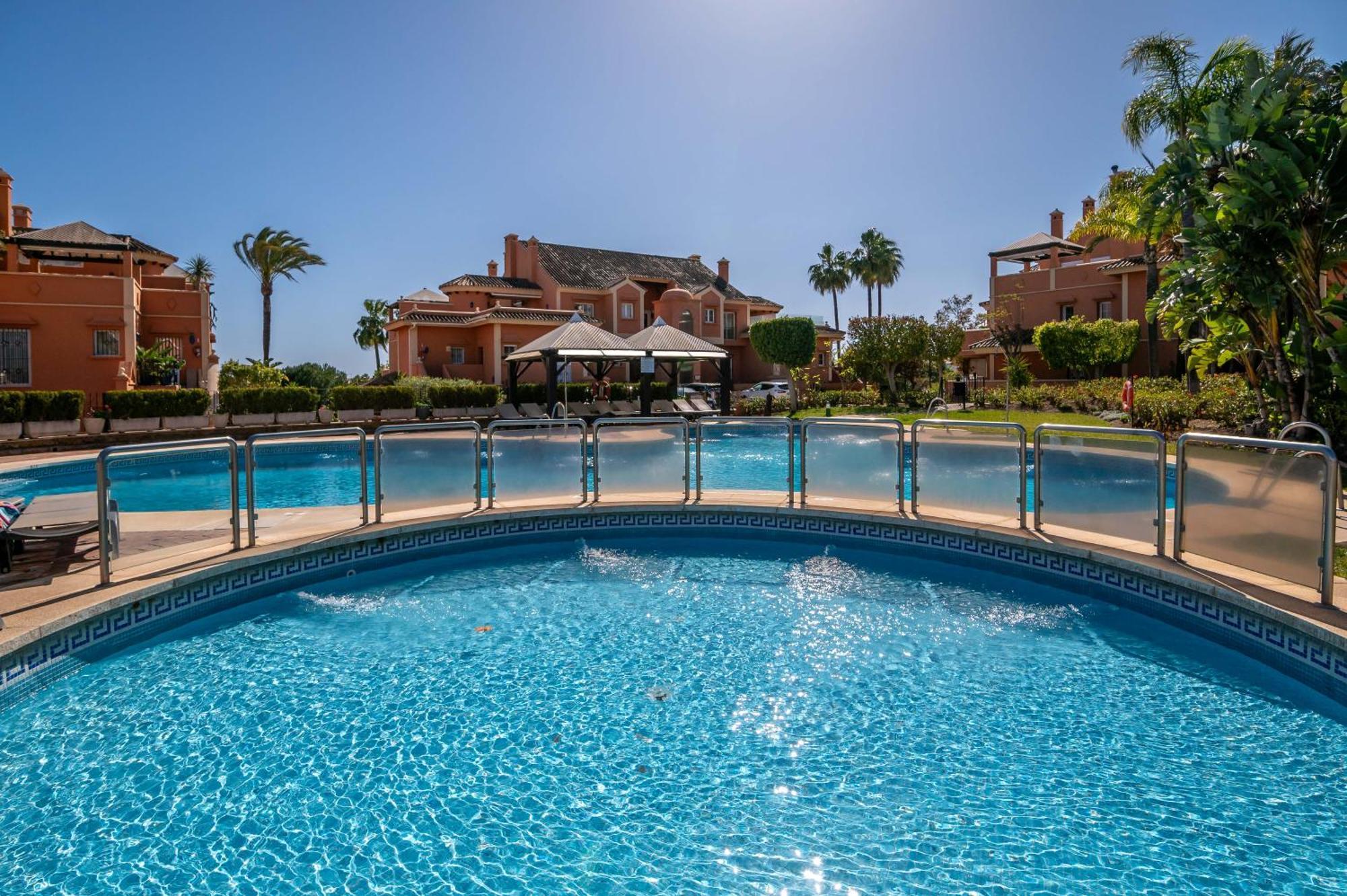 Apartamento Luxury 3 Bdrm With Private Pool And Stunning Sea Views